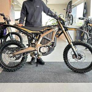 Surround Ultra Bee 2025 édition tout-terrain, moteur 21 kW, batterie 74 V 60 Ah, <span class=keywords><strong>moto</strong></span> électrique 19 pouces, <span class=keywords><strong>moto</strong></span> tout-terrain, hybride - Product Image 3