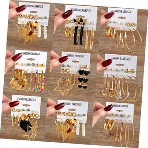Juego de Aretes de Aro de Aleación Dorada de Estilo Retro para Mujer, Moda 2025, Diseño de Estrella de Corazón Geométrico de Moda, Joyería Chapada en Oro de 18K - Product Image 1