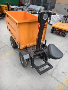 Tricycle benne électrique jaune en acier, chariot fermé à quatre roues, robuste, industriel, thermolaqué - Product Image 6