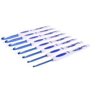 Gancho de <span class=keywords><strong>ganchillo</strong></span> ergonómico clásico, aguja de <span class=keywords><strong>ganchillo</strong></span> de aluminio con Mango antideslizante, funda con patrón de porcelana azul y blanca, 16 Uds. - Product Image 5