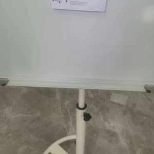 Fábrica al por mayor gráfico de pared personalizado pizarra móvil con ruedas soporte de pizarra blanca - Product Image 2