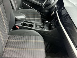Volkswagen <span class=keywords><strong>Touareg</strong></span> <span class=keywords><strong>2021</strong></span> Classic 1.4L Automatique Édition Confort Économique et Pratique Voiture d'occasion - Product Image 4