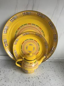 Théières arabes et ensembles de café Plaques en émail arabe Ensembles Plats du Moyen-Orient Couleur jaune - Product Image 2