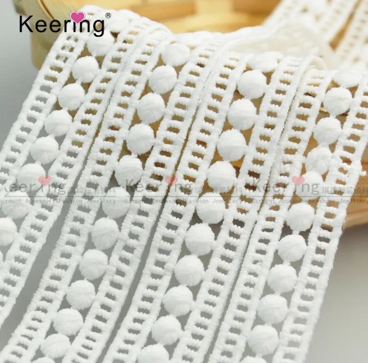 Hot Sale Wholesale Milk Yarm Embroidery 3d Flower Lace Fabric Trimming Cotton/organza Fabric Embroidered Garment Accessory