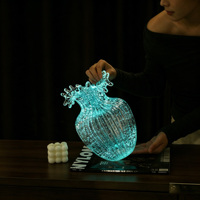 Vase en verre soufflé à la main, lumineux et phosphorescent, style influenceur, prêt pour Instagram, 28C, créatif, nouveauté, transparent, ondulé