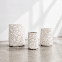 Ensemble de 3 pots de plantes en fibre d'argile, design minimaliste moderne avec texture en relief de galets, utilisation en extérieur et en intérieur, jardinières pour plantes vertes
