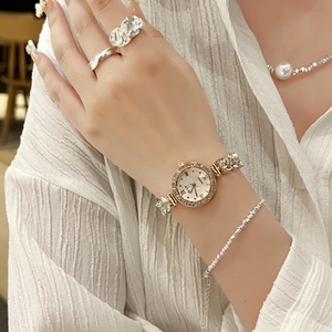 นาฬิกาข้อมือผู้ชายสีทอง นาฬิกาควอทซ์ สแตนเลสสตีล หน้าปัดขนาดใหญ่ สไตล์สปอร์ต นาฬิกาแฟชั่น - Product Image 1