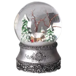 China import items decor OEM hars kerststal kerst custom sneeuw water globe met muziek voor verkoop