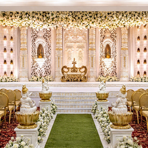 เวทีจัดงานแต่งงานสไตล์เอเชียสุดหรู แรงบันดาลใจจากพระราชวังราจวัดา ดีไซน์คลาสสิกแบบบอลลีวูด สีขาวสง่างาม เหมาะสำหรับงานแต่งงานแบบอินเดียในสหราชอาณาจักร - Product Image 1