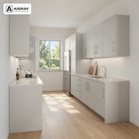 Armoires de cuisine personnalisées en PVC thermoformé au design contemporain, aménagement en U, tiroirs à fermeture amortie et livraison en kit