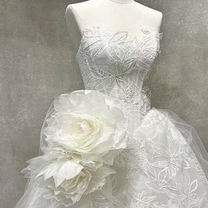 Vestidos de Novia NT63 Modernos, Largos, Elegantes, Estilo Vintage, con Apliques de Flores 3D y Cristales - Product Image 4