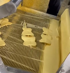 Machine automatique de panure pour poulet et crevettes à vitesse réglable - Product Image 6