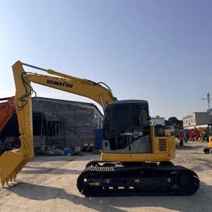 Excavadora usada Komatsu PC138 de 13 toneladas con giro de cola cero, máquina compacta para obras en espacios reducidos. - Product Image 3