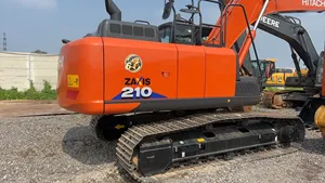 Excavatrice sur chenilles hydraulique Hitachi ZX210, moteur Isuzu, système de cabine optimisé avec commande PLC pour une efficacité de construction élevée - Product Image 6