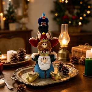 Adorno Navideño <span class=keywords><strong>de</strong></span> Peluche <span class=keywords><strong>de</strong></span> los Tres <span class=keywords><strong>Reyes</strong></span> <span class=keywords><strong>Magos</strong></span> Apilados, Muñeco Elfo Tomte con Música y Funcionamiento a Pilas - Product Image 2