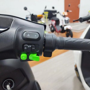 Moto électrique haute performance 1500W 2000W pour la ville et la route, scooter électrique à deux roues universel pour hommes et femmes - Product Image 4