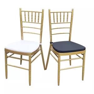 Chaises Napoléon en métal modernes, chaises de banquet d'hôtel Chivari avec coussin - Product Image 1
