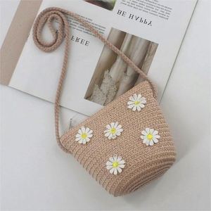 Mode française sacs à main fleur <span class=keywords><strong>sac</strong></span> à main pour femme paille coquille <span class=keywords><strong>sac</strong></span> à main Design moderne sacs dames filles Unique <span class=keywords><strong>sac</strong></span> en <span class=keywords><strong>fibre</strong></span> <span class=keywords><strong>de</strong></span> <span class=keywords><strong>coco</strong></span> - Product Image 1