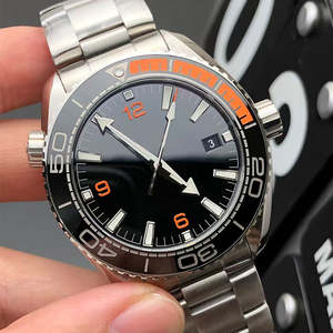 Reloj Mecánico para Hombre OMGE, Movimiento 8900, Cristal de Zafiro, 100 BAR, Esfera de Buceo, Correa de Acero Inoxidable de 22 mm con Detalle de Cuatro Puntos Naranja - Product Image 4