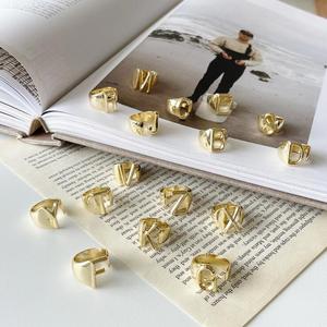 Anillo con letra del abecedario <span class=keywords><strong>a</strong></span>-z, sortija ajustable de oro de 18k, nombre grueso, irregular - Product Image 2