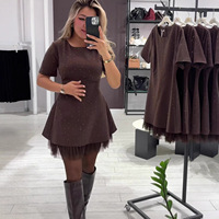 Robe Femme Chic à Col Rond et Manches Courtes, Coupe Ajustée, Bordure Dentelle, Nouvelle Collection Été 2026 – Vente en Gros pour Boutiques