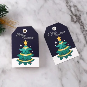 Etiquetas de decoración festiva de muérdago Diseño de bola de besos con cinta de satén verde para favores románticos de boda de Navidad - Product Image 5