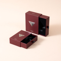 Boîte cadeau magnétique personnalisée pour parfum avec insert en mousse, emballage rigide en papier de luxe, logo en feuille d'or pour ensemble de flacons de parfum