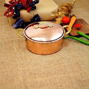 หม้อตุ๋นทองแดงทำมือ Ali Handicrafts พร้อมหูจับทองเหลืองและฝาปิด สำหรับใช้ในครัวเรือนและบริการจัดเลี้ยง - Product Image 1