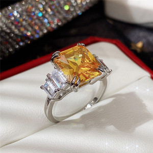 Anello con Zircone Quadrato Blu Acqua per Donne, Elegante Gioiello da Dito alla Moda - Product Image 4