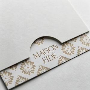 Biglietti da Visita in Carta Patinata con Logo Personalizzato e Servizi di Stampa di Alta Qualità - Product Image 1