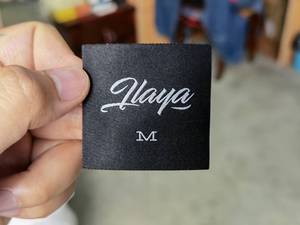 Minimum Sipariş Adedi Olmayan Özelleştirilmiş Giyim Aksesuarları Yüksek Yoğunluklu Uç Katlamalı Marka Damask Boyun Dokuma Etiket Etiketi - Product Image 3