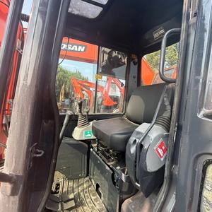 Mini-excavatrice sur chenilles Kubota U35 3,5 tonnes, mini-pelleuse à braquage zéro, bras oscillant, fabriquée au Japon, d'occasion, Kubota 3,5 TPM, excavatrices U35 PC35 303.5 - Product Image 3