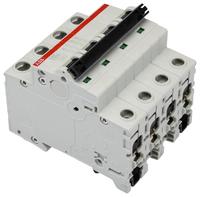 Disjoncteur miniature de type C S204-c100 6kA System Pro M Compact, 4 pôles, capacité de coupure 6 kA, 100 A, 440 V CA S200 (référence 2cds254001r0824)