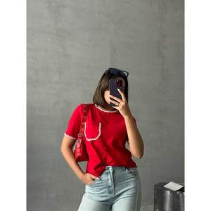 Topshow – Haut court rouge pour femme, style streetwear respirant avec coupe ample, tailles XS à 3XL, décoration lettres - Product Image 3