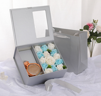 Boîte de fenêtre en carton mat de luxe emballage personnalisé de ruban boîtes à fleurs UV avantage gaufrage impression manipulation artisanat