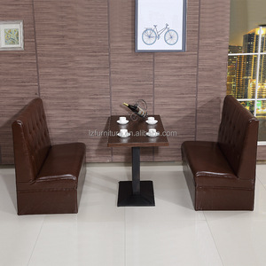 Conjunto de Mesa y Sillas de Comedor Modernas con Paneles de Madera Largos y Tapicería de Cuero PU para Restaurante/Cafetería/Centro Comercial/Exterior - Ecológico - Product Image 6