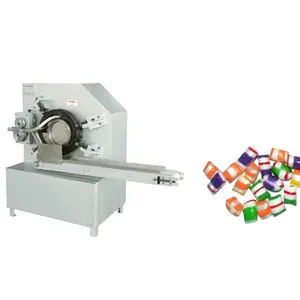 Otomatik merkezi dolgulu çıtır tatlı sert şeker rulo biçimlendirme makinesi