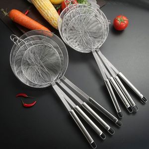 Passoire et égouttoir en fil d'acier inoxydable durable pour la cuisine domestique, les restaurants et les hôtels - Idéal pour la cuisson du lo mein et des plats à fondue - Product Image 3