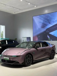 2026 Hot Sale Plug-in Hybrid Lynk &amp; Co 10 240 Ultra 4-door 5-seater <strong>Top</strong> Safety New Energy Vehicle Lynk&amp;Co 10 <strong>EMP</strong> - Product Image 2