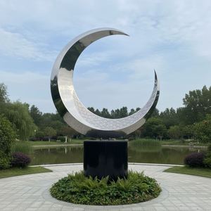 Escultura de Luna Grande Personalizada de Acero Inoxidable para Exteriores, Pulida a Espejo, Diseño de Luna Creciente Hueca para Decoración de Jardines, Paisajes y Plazas - Product Image 3
