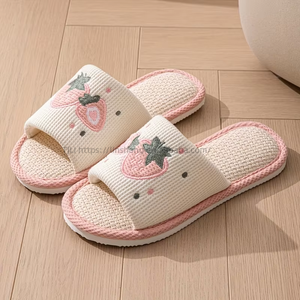 Sandalias de PVC Antideslizantes para Mujer, Suela Suave y Silenciosa, para Interiores, Modelo Strawberry Four Seasons - Product Image 4
