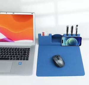 Zusammen klappbare 15-W-Schnellladegerät Schreibtisch matte Multifunktion ales PU-Stoff-Leder-Mouse pad mit Klapp halterung Lager produkt - Product Image 6