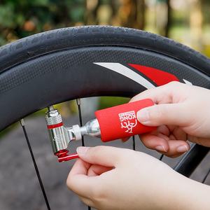 <span class=keywords><strong>Pompe</strong></span> à <span class=keywords><strong>CO2</strong></span> pour pneu de vélo, mini, en alliage d'aluminium, argent, 30-50 PSI, manomètre, valves Presta/Schrader, jeu de manchons (cartouches de <span class=keywords><strong>CO2</strong></span> non incluses) - Product Image 3