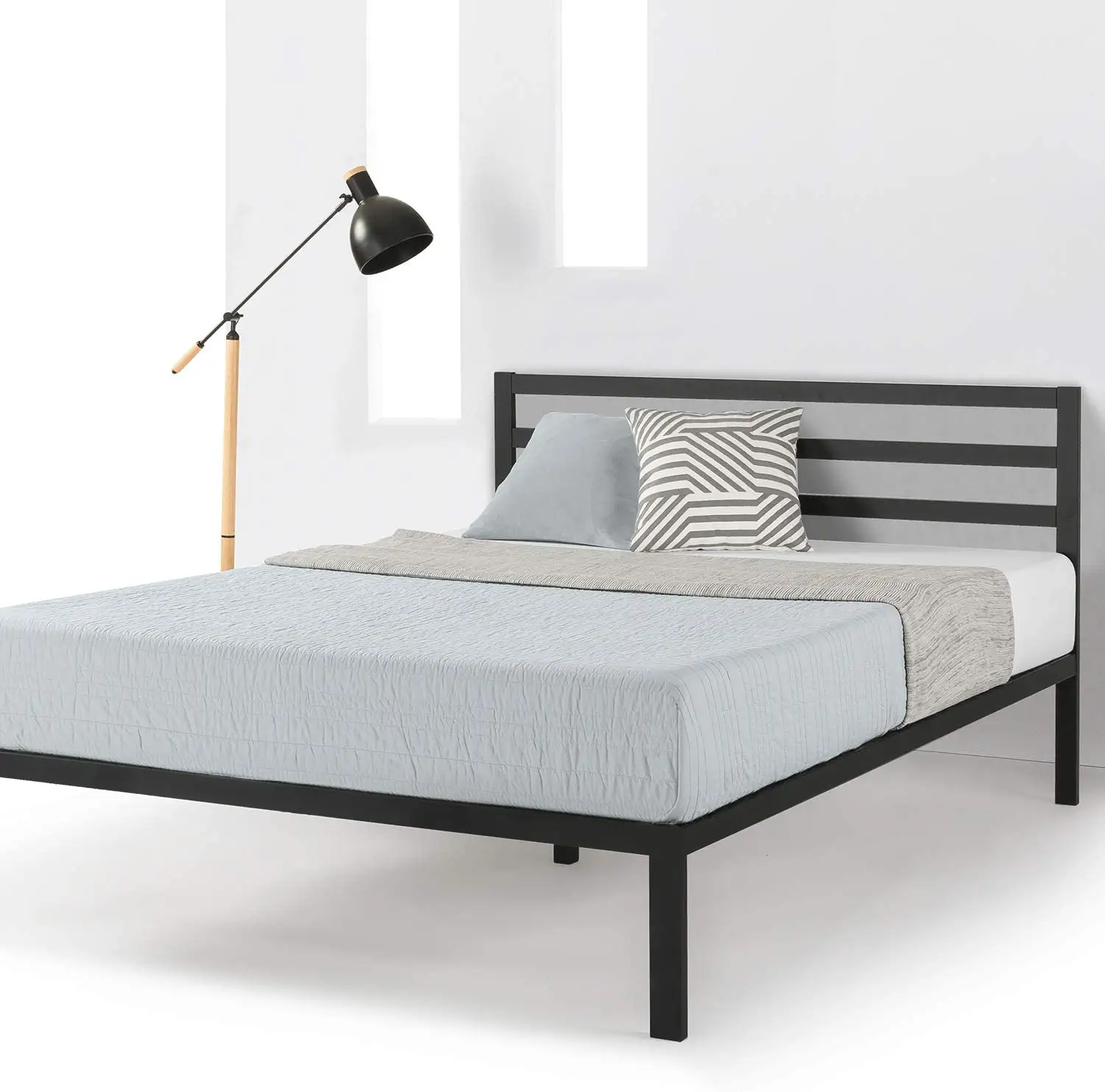 राजा के आकार के बेडरूम के लिए लोहे के लोगो के साथ काले आधुनिक घर डिजाइन में 4 इंच भारी शुल्क धातु मंच बिस्तर फ्रेम