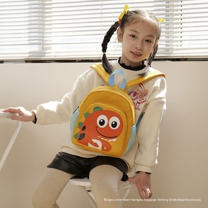 <span class=keywords><strong>Zaino</strong></span> <span class=keywords><strong>per</strong></span> <span class=keywords><strong>Bambini</strong></span> con Simpatico Dinosauro Cartoon, <span class=keywords><strong>per</strong></span> <span class=keywords><strong>Bambini</strong></span> e Bambine 1-3 Anni, Traspirante, Impermeabile, Leggero e Resistente - Product Image 4