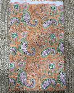 Tela de Algodón Ligera con Estampado Artesanal, Hermoso Diseño Floral Hecho a Mano en India, Tela para Confección de Vestidos, Cortinas, para Niñas y Niños - Product Image 1