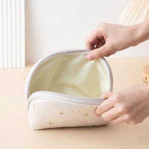 Large Capacity Geometric Velvet Cosmetic <b>Bag</b> with Zipper Closure Simple Portable Storage for Ladies - Product Image 4