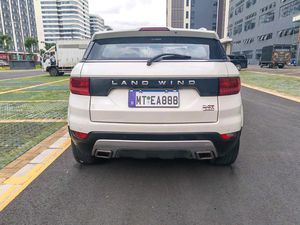Landwind X7 2016 2.0T 8AT 5 Plazas – SUV Chino Usado Asequible, Características Premium para Compradores Globales - Product Image 4
