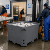 Conteneur à poisson rotomoulé robuste de 1000 L, grand bac isotherme sur palette pour le transport de produits de la mer en chaîne du froid