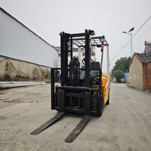 Chariot élévateur diesel TCM Mini 3 tonnes 3 mâts 4,5 m d'occasion modèle 2023 1 an de garantie moteur à vendre - Product Image 6